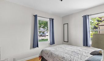 84 E North Water St, Algoma, WI 54201