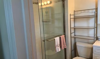 15 Cedar St, Amityville, NY 11701