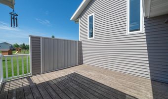 814 Curt Felt Dr, Alexandria, MN 56308