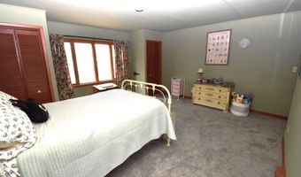 51 Ironworks Rd, Clinton, CT 06413