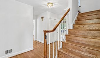 5601 KIRKWOOD Dr, Bethesda, MD 20816
