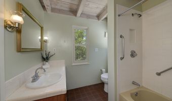 525 SOLANO Dr SE, Albuquerque, NM 87108