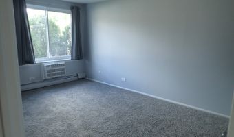 1127 S Old Wilke Rd 101, Arlington Heights, IL 60005