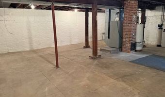 813 16th St, Aurora, NE 68818