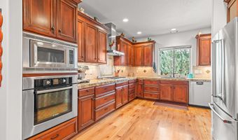 481 Lindsay Ln, Ashland, OR 97520