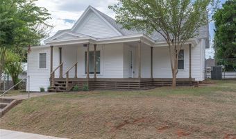 1027 W Idaho Ave, Chickasha, OK 73018