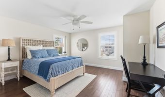 141 30th St, Avalon, NJ 08202