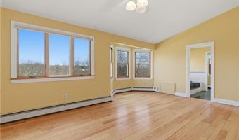 46 Timberland Dr, Lincoln, RI 02865