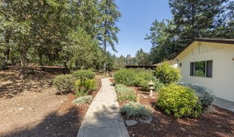 525 Keyes Ave, Angwin, CA 94508