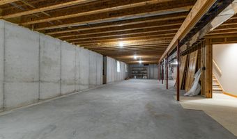 4013 E BENVALLEY Dr, Appleton, WI 54913