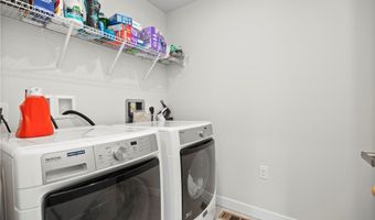 122 Eagle Cir, Amherst, OH 44001