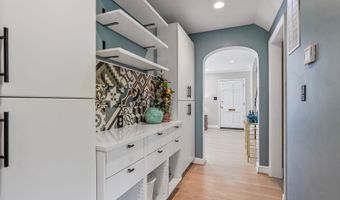 6111 WASHINGTON Blvd, Arlington, VA 22205