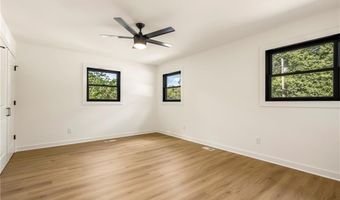 1 Adams Ln, Bella Vista, AR 72715