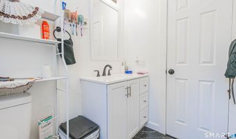36 Benson Dr, Danbury, CT 06810