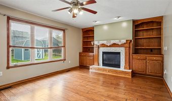708 13th St SW, Altoona, IA 50009