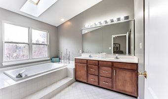 43738 CLEMENS Ter, Ashburn, VA 20147