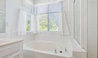 1520 Cabernet Cir, Santa Rosa, CA 95403