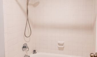 5911 EDSALL Rd 406, Alexandria, VA 22304