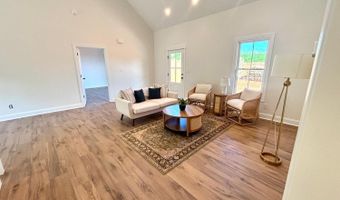 464 Bellview Rd, Appomattox, VA 24522