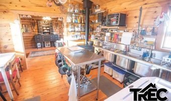 11 Battlefield Trl, Clark, WY 82435