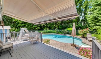 1 Guernsey Rd, Brookfield, CT 06804
