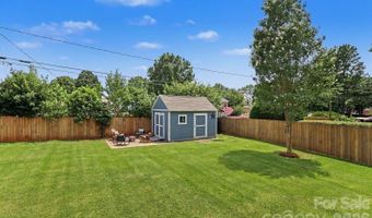 3330 Woodleaf Rd, Charlotte, NC 28205