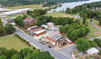 196 Spruce St, Badin, NC 28009