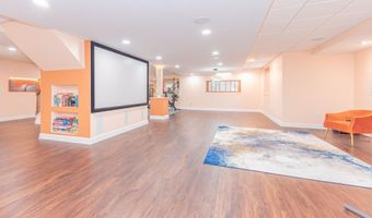 2376 Westbrooke Cir S, Ann Arbor, MI 48105