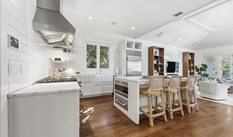 698 BEACH Ave, Atlantic Beach, FL 32233