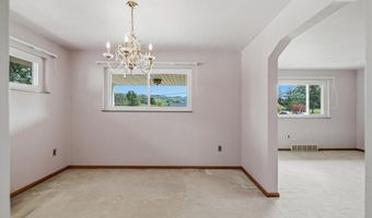 606 Golf Course Rd, Aliquippa, PA 15001