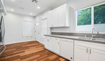 300 E Alhambra Rd F, Alhambra, CA 91801