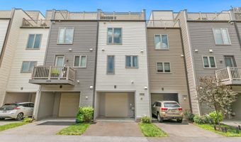 1924 CHAPMAN Ave 10, Rockville, MD 20852