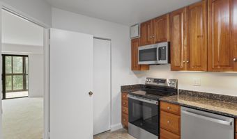 1600 N OAK St 524, Arlington, VA 22209