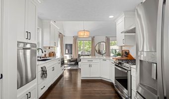 435 Country Walk, Amherst, OH 44001