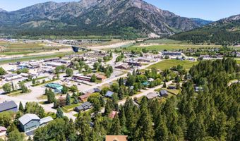166 STOOR Dr, Alpine, WY 83128