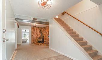 10 Belmont Dr, Barnstead, NH 03225