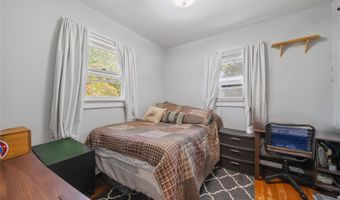 29 Lake St, Amityville, NY 11701