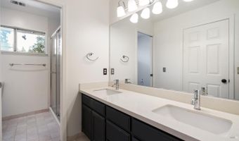 2318 S Hampton Cir, Santa Rosa, CA 95401
