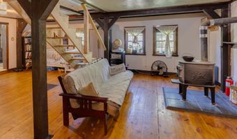 28 Miles Rd, Benton, NH 03785