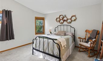 5325 Highpointe Ter, Bloomington, MN 55437