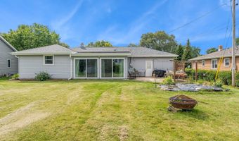 3030 N MORRISON St, Appleton, WI 54911