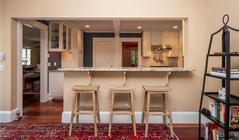 198 Gibbs Ave, Newport, RI 02840