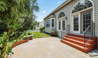 21565 CENTER POINT Cir, Ashburn, VA 20147