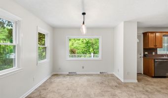787 Woodlawn Trl, Appomattox, VA 24522