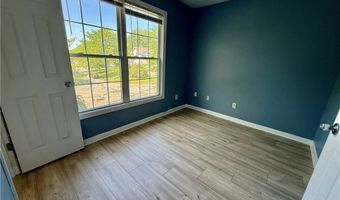 125 Goldenrod Dr, Middletown, RI 02842