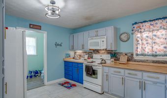 5052 Schira St, Bay St. Louis, MS 39520