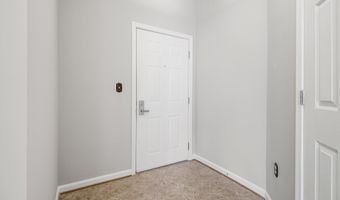 801 S GREENBRIER St 412, Arlington, VA 22204