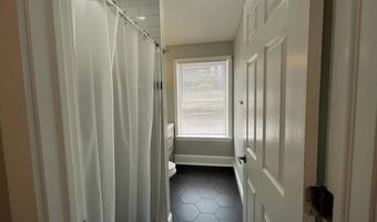802 E ELM St, Conshohocken, PA 19428
