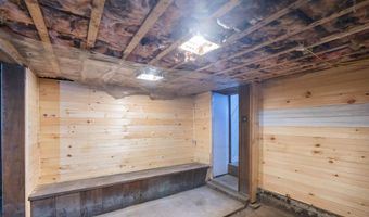 27 Flanders St, Auburn, ME 04210