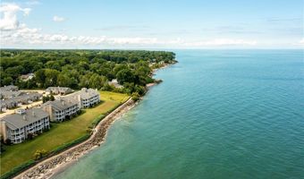 201 Whispering Shrs, Vermilion, OH 44089